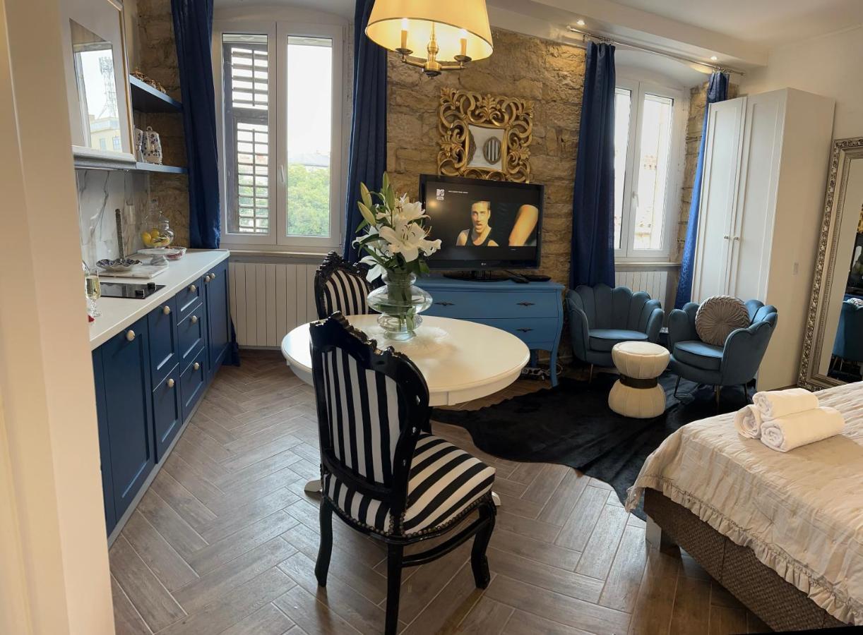La Dolce Vita Luxury Apartments With Best Free Private Parking In City Center PUY Exterior foto