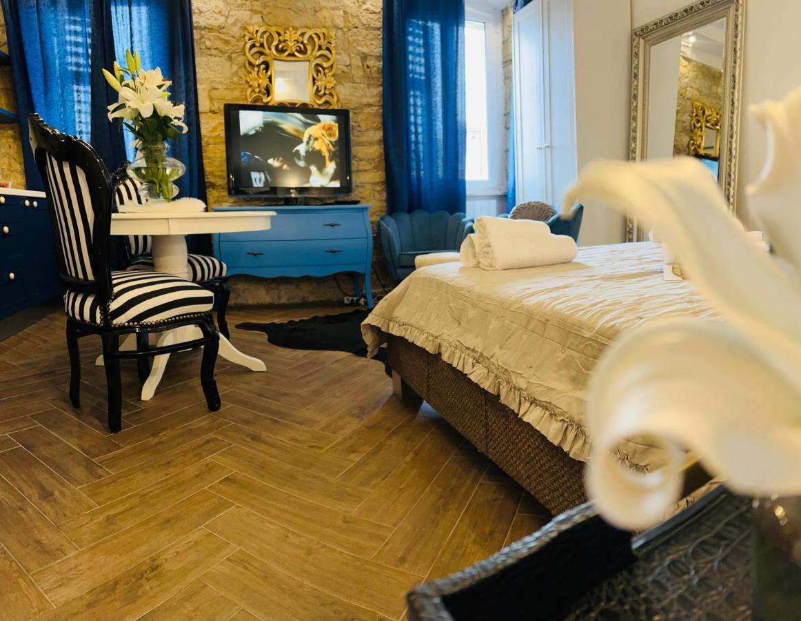 La Dolce Vita Luxury Apartments With Best Free Private Parking In City Center PUY Exterior foto