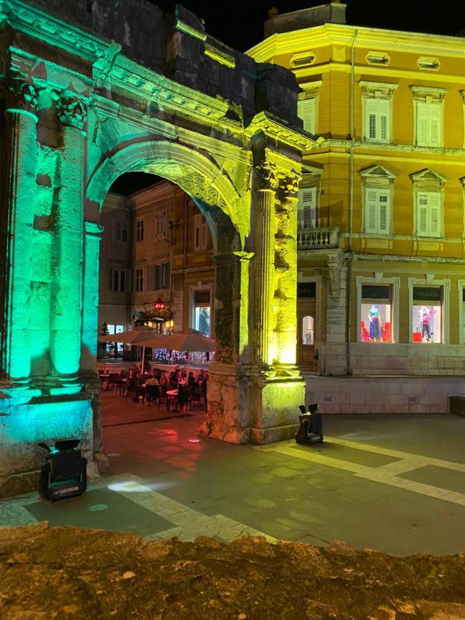 La Dolce Vita Luxury Apartments With Best Free Private Parking In City Center PUY Exterior foto