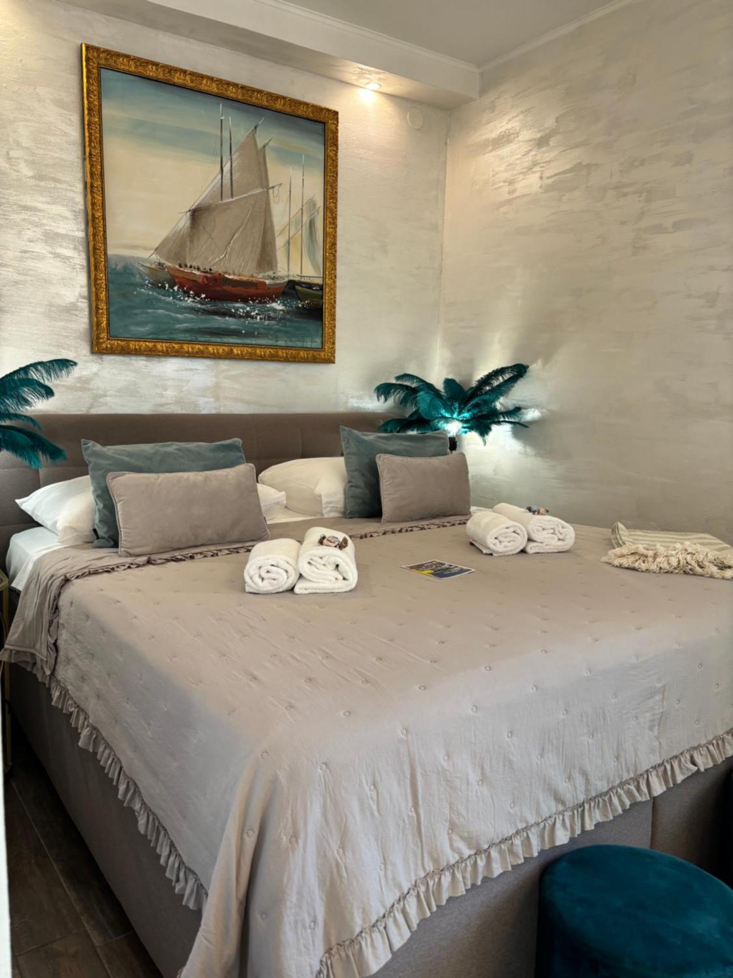 La Dolce Vita Luxury Apartments With Best Free Private Parking In City Center PUY Exterior foto