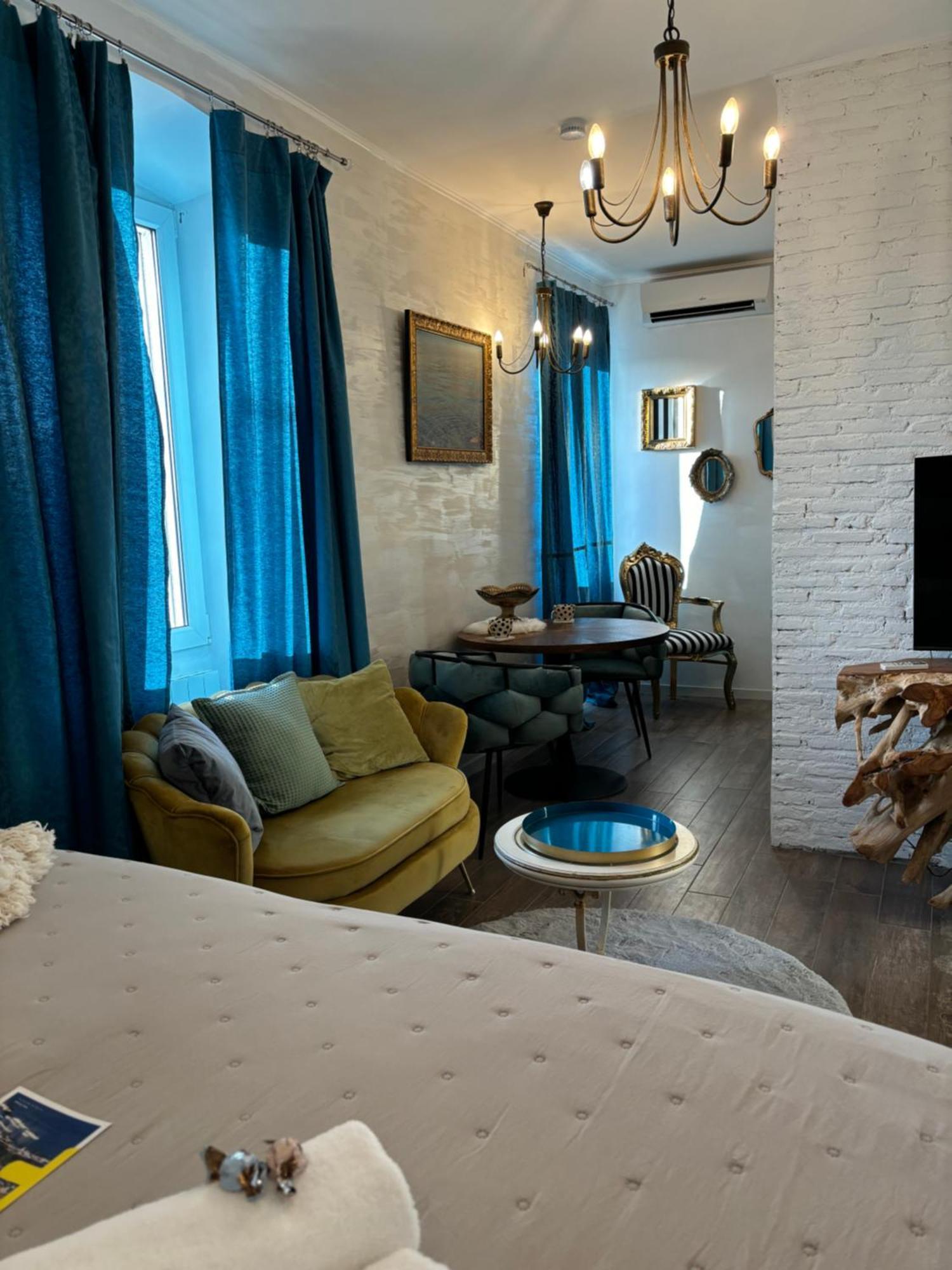 La Dolce Vita Luxury Apartments With Best Free Private Parking In City Center PUY Exterior foto