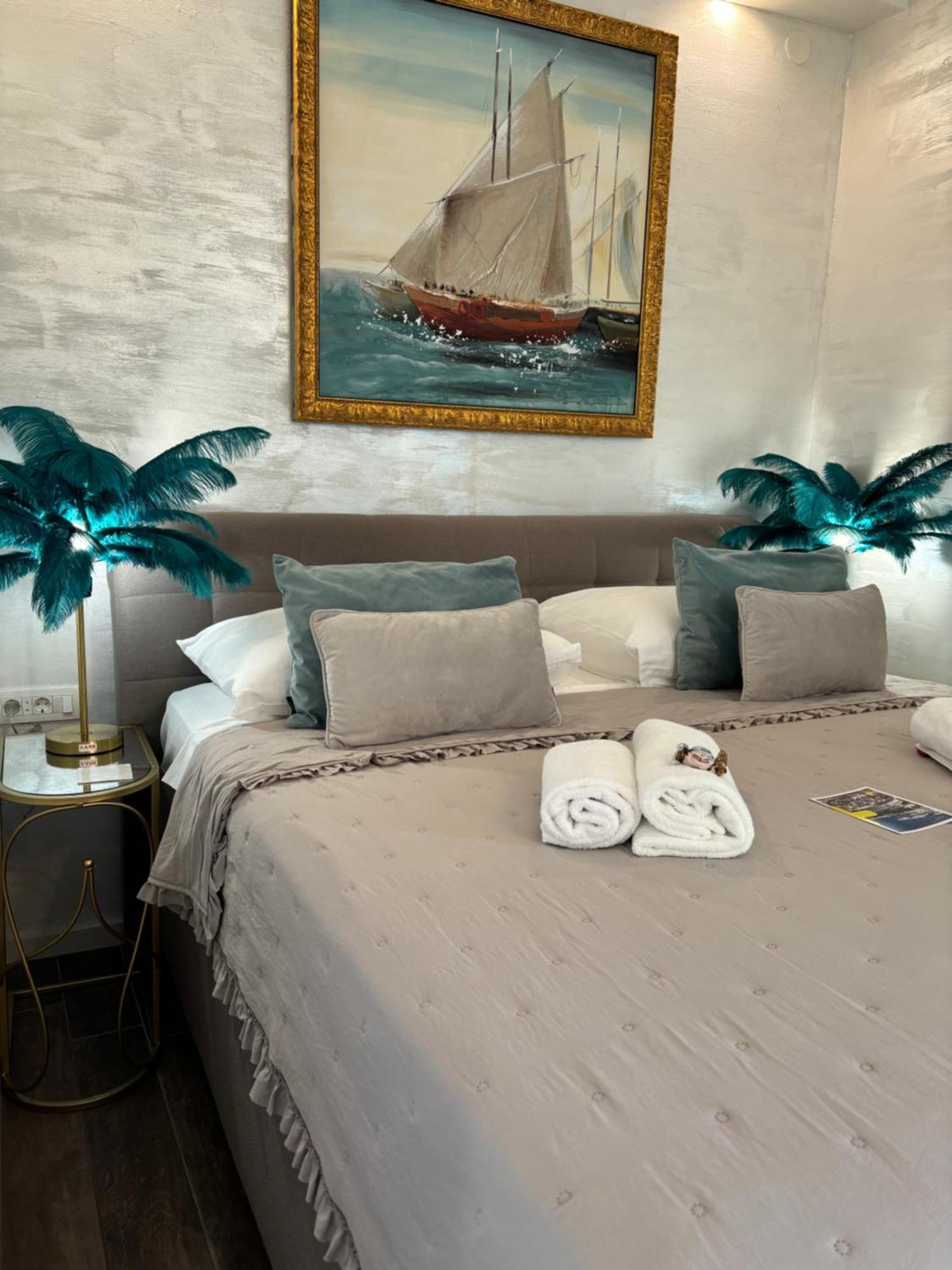 La Dolce Vita Luxury Apartments With Best Free Private Parking In City Center PUY Exterior foto